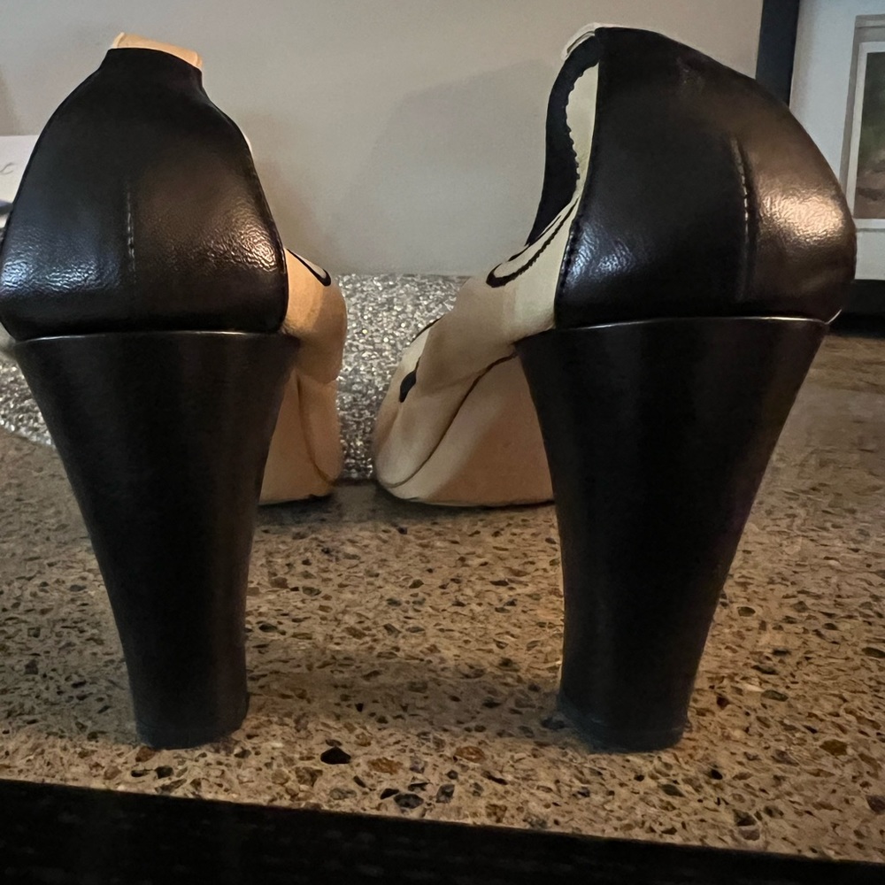 Chanel Leather Heels - Picture 3 of 11